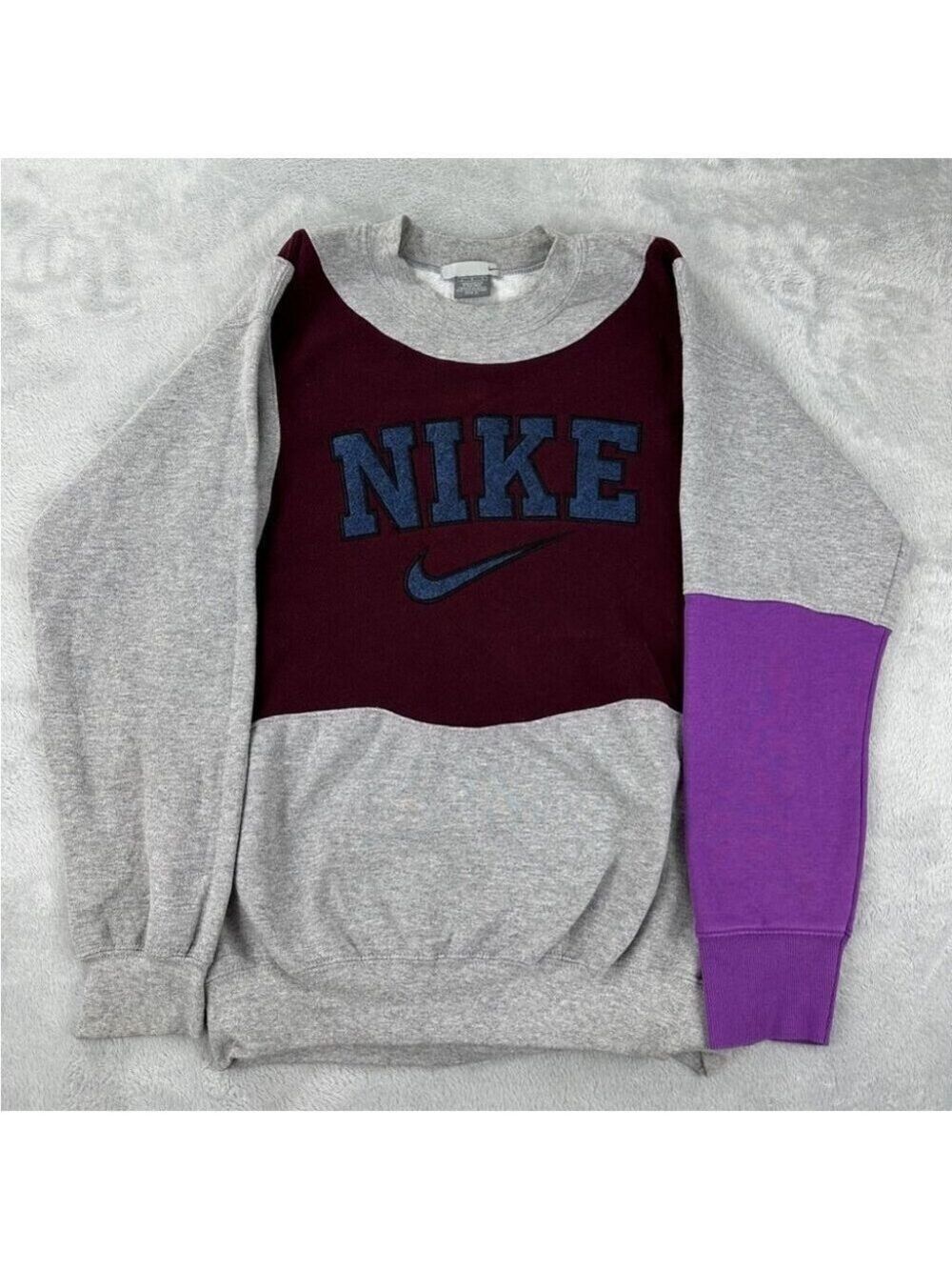 Nike Retro Reworked sweater women’s Size M